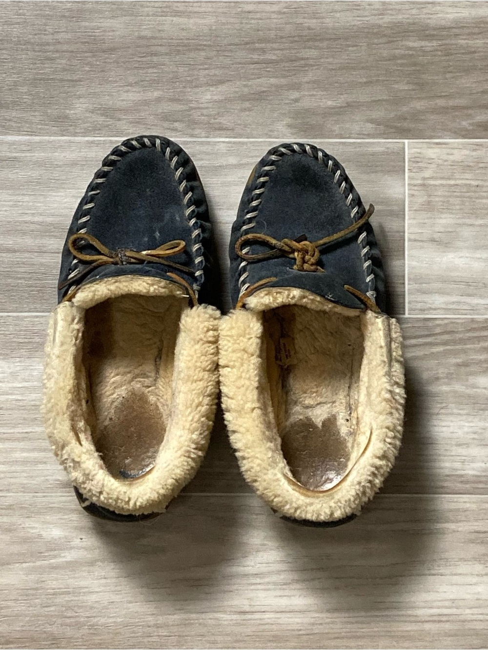 L.L.Bean Navy Blue Fur Lined Moccasins